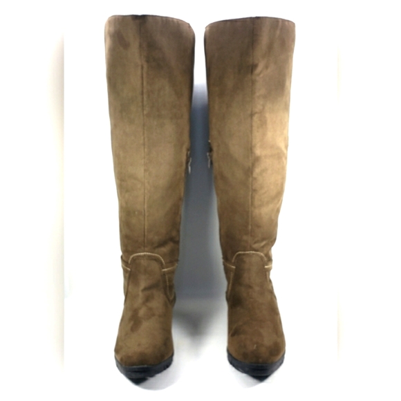 Basic Editions Brown Faux Seude, Pull On, Western Riding Boots. WMS 8 - Picture 7 of 10